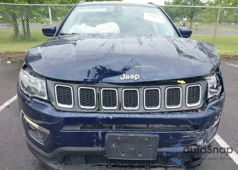 2019 Jeep Compass Latitude 4X4 z USA, uszkodzony, nr VIN 3C4NJDBB1KT648171